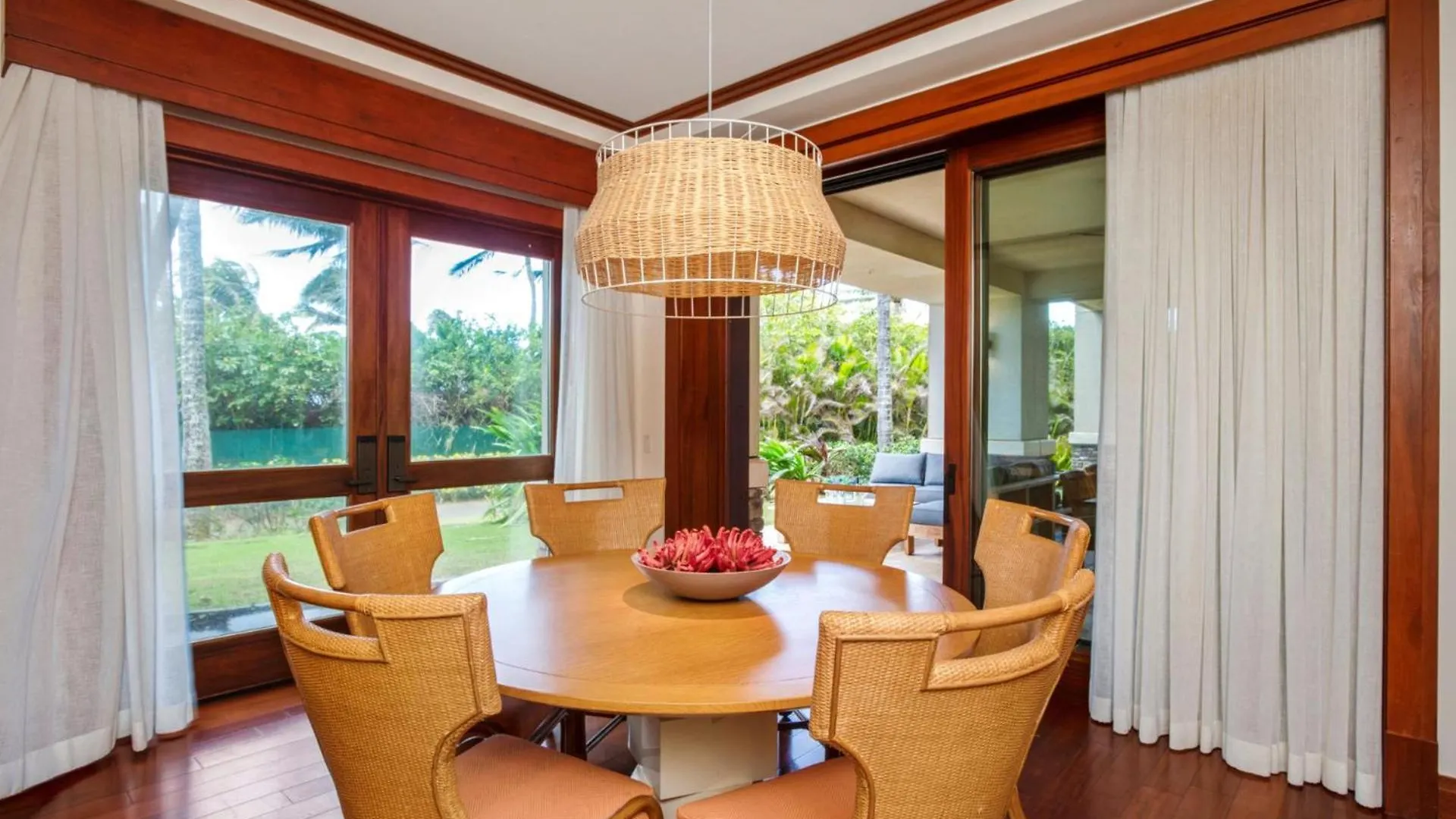 Kbm Resorts Free Car Hale Mala At Montage Kapalua Bay Includes Daily Housekeeping Spa Kahana