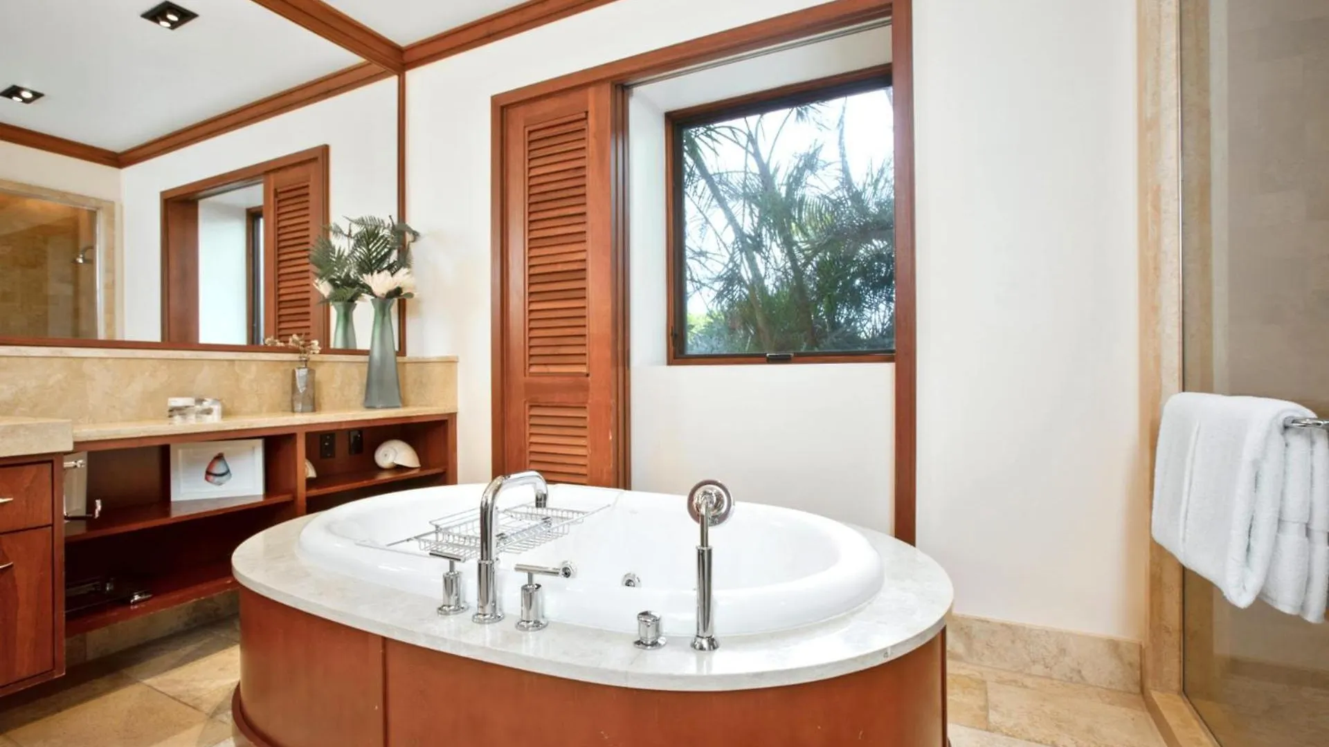 Kbm Resorts Free Car Hale Mala At Montage Kapalua Bay Includes Daily Housekeeping Spa Kahana Apartment