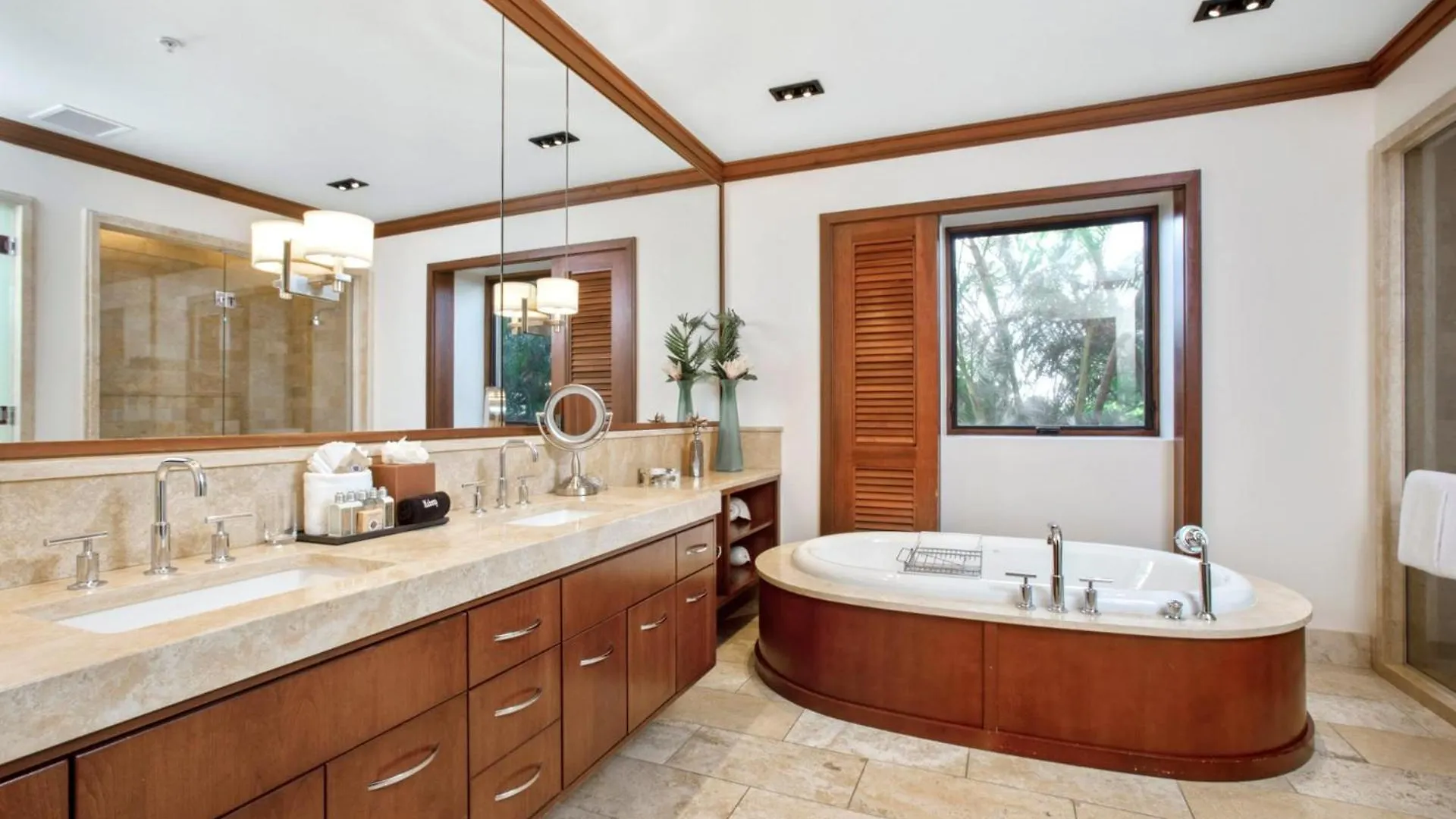 Kbm Resorts Free Car Hale Mala At Montage Kapalua Bay Includes Daily Housekeeping Spa Kahana 0*,