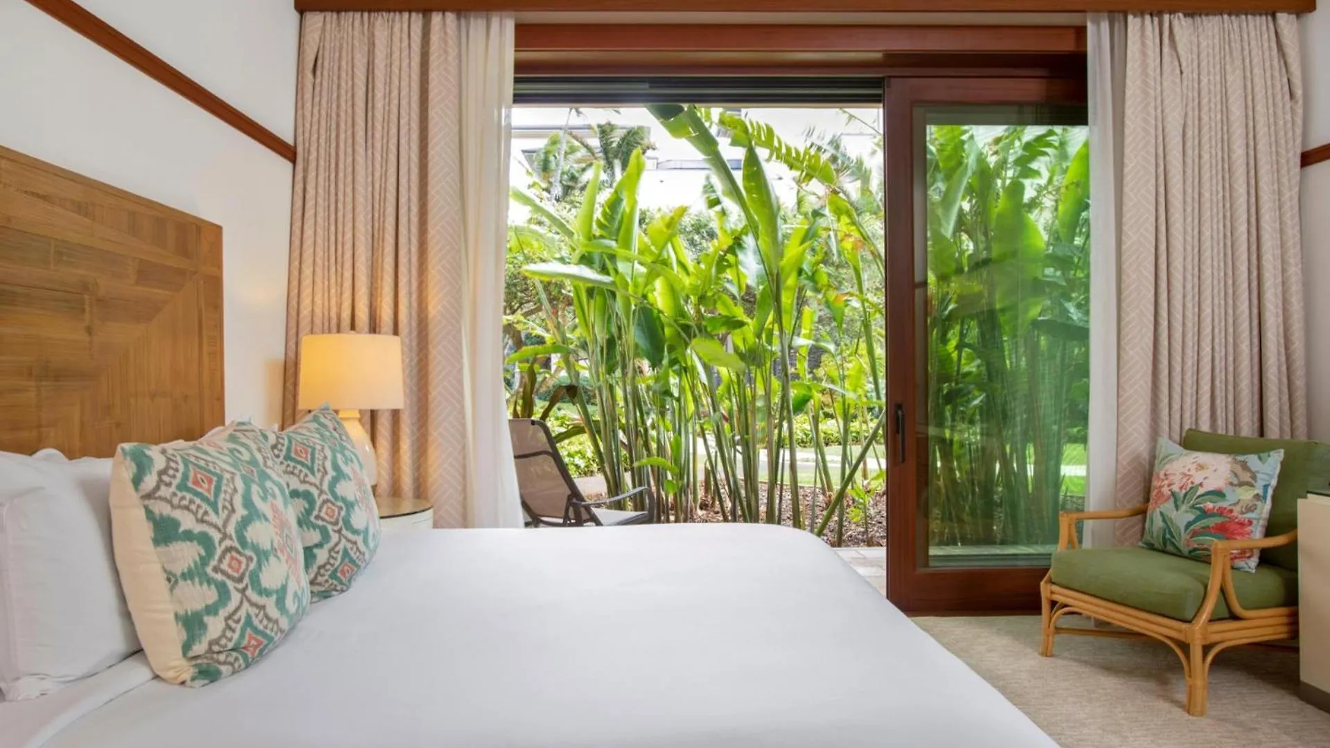 Kbm Resorts Free Car Hale Mala At Montage Kapalua Bay Includes Daily Housekeeping Spa Kahana United States